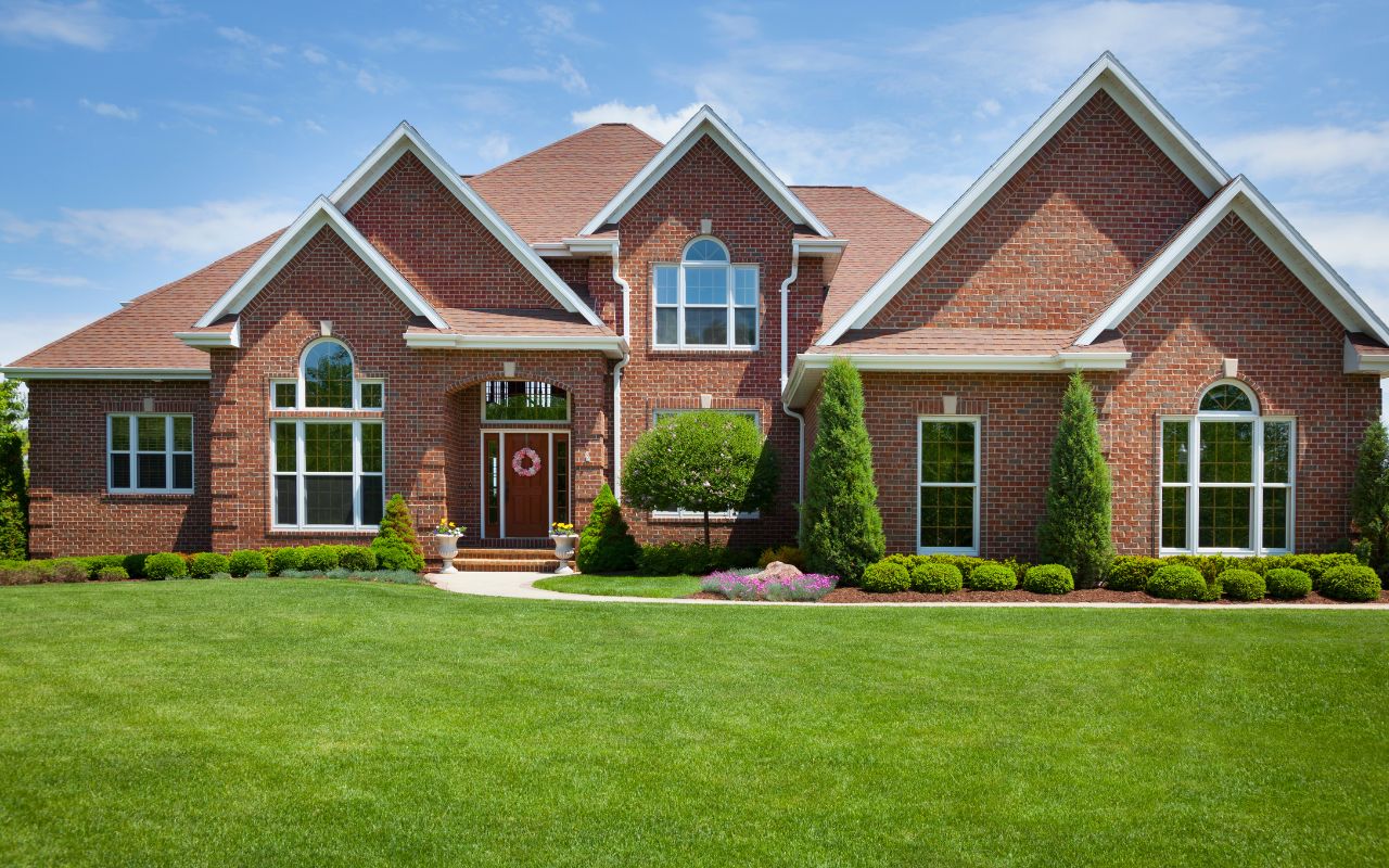 Best Lawn Care Tips for Richmond Homeowners